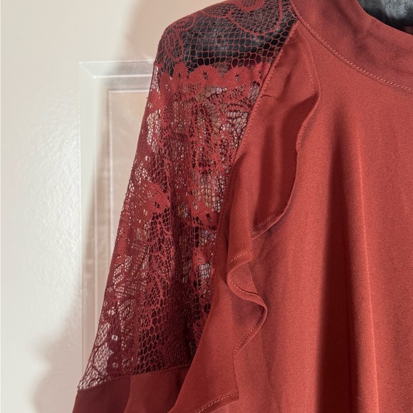 Torrid Size 3 Burgundy Blouse Warm Rust Tone Lace Sleeve Keyhole Top - Picture 2 of 5